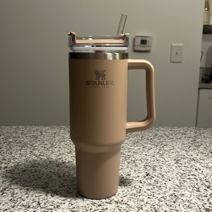 Stanley 40oz quencher